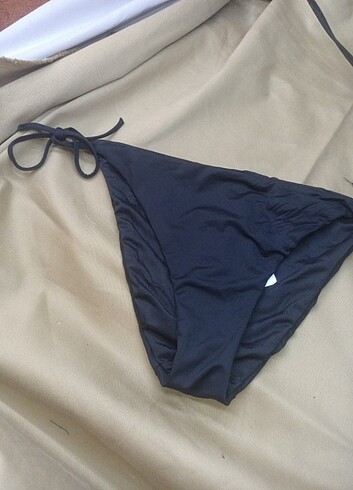 m Beden calzedonia bikini altı 3 M beden bir bağcık ürünün bir ipi yoktu