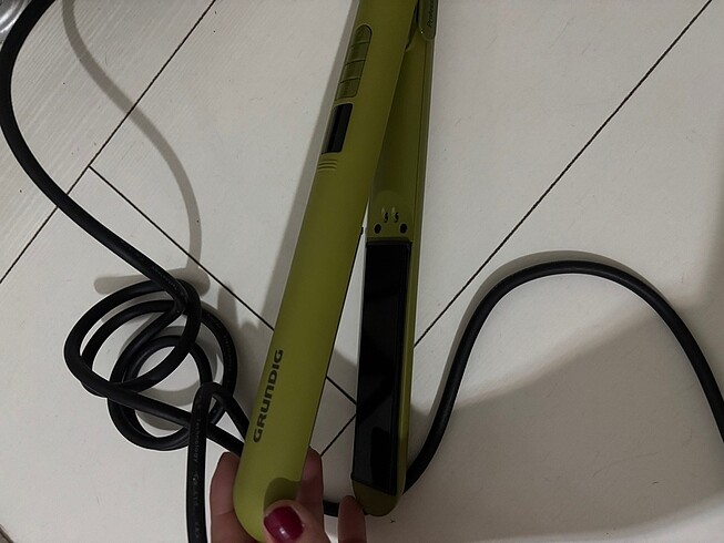 Grundig saç düzleştirici