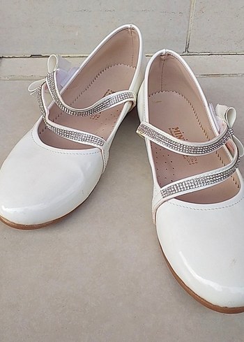 Beyaz Tokalı Kız Çocuk Babet - Görsel 4