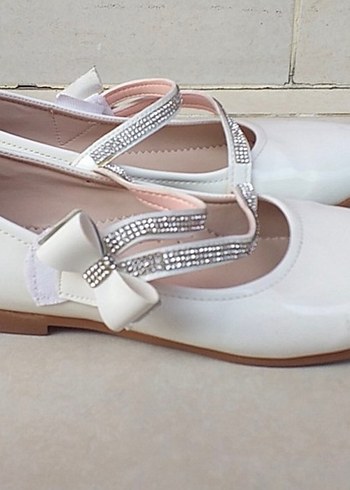 Beyaz Tokalı Kız Çocuk Babet - Görsel 2