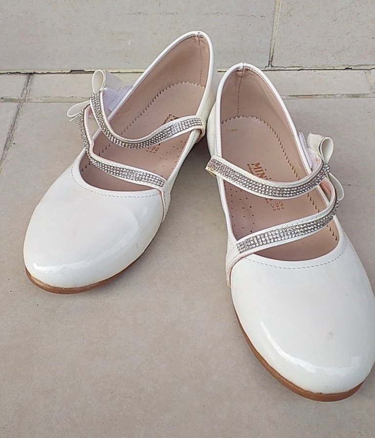 Beyaz Tokalı Kız Çocuk Babet - Görsel 4