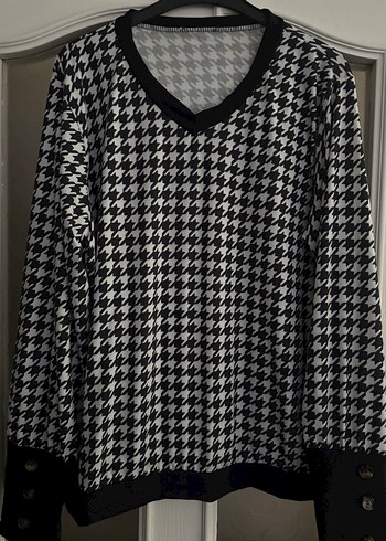 Düğmeli V Yaka Desenli Kadın Triko - Görsel 6