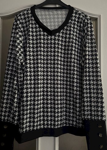 Düğmeli V Yaka Desenli Kadın Triko - Görsel 5