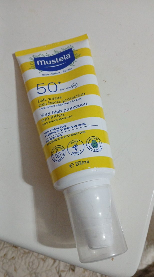 Mustela SPF 50 Yüksek Koruma Güneş Losyonu 200 ml - Görsel 2