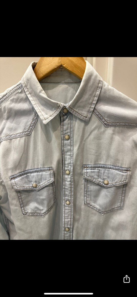Açık mavi kot gömlek. - Görsel 2