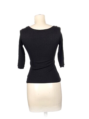s Beden PreLoved T-shirt %70 İndirimli.