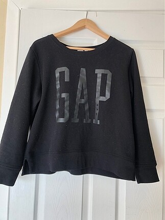 GAP sweatshirt