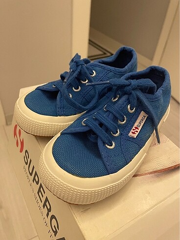 25 numara superga spor ayakkabı