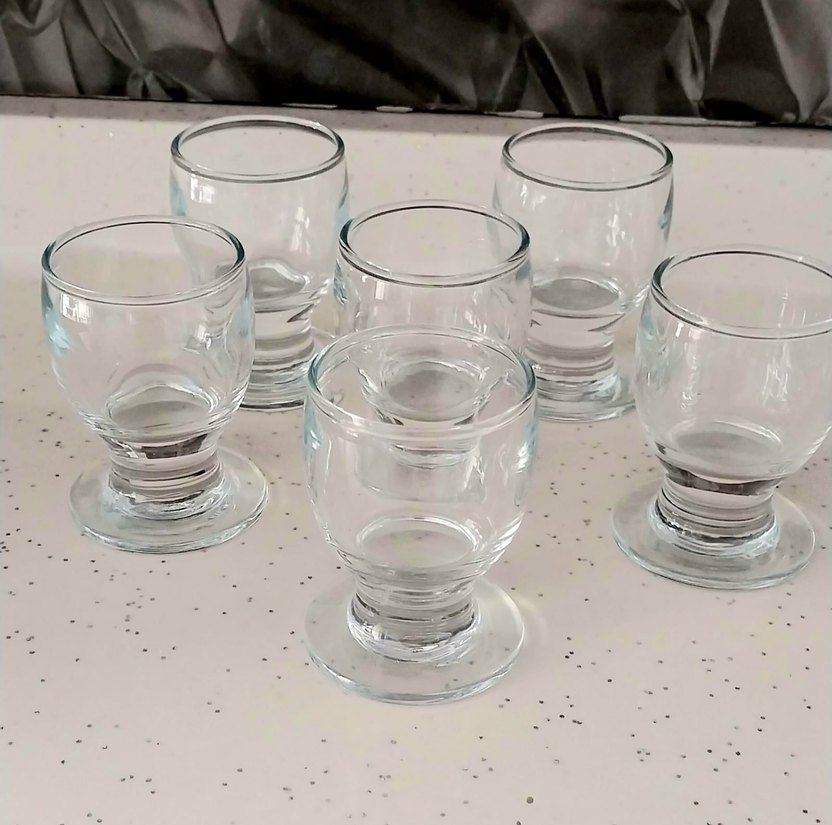 Kırmızı Noktalı Cam Çay Tabağı Seti - Görsel 2