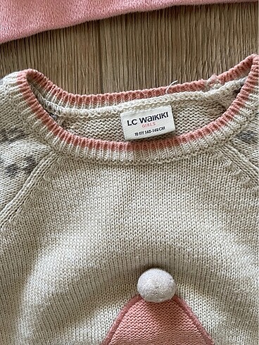 10 Yaş Beden Lc Waikiki kız çocuk sweatshirt ve kazak