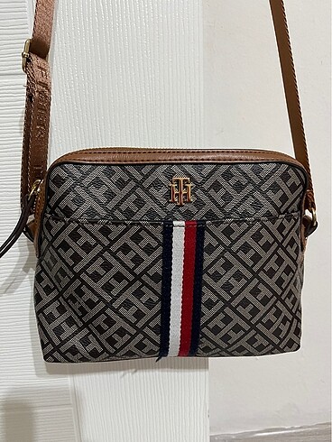 Tommy hilfiger çanta