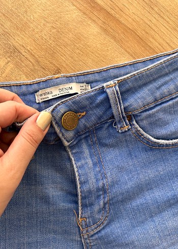 32 Beden Bershka Şort