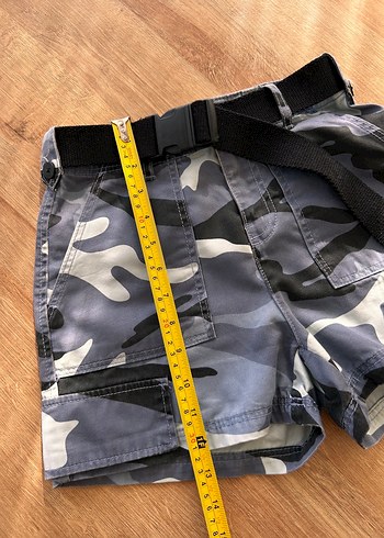32 Beden gri Renk Kadın Kamuflaj Desenli Kemerli Bershka Mini Şort