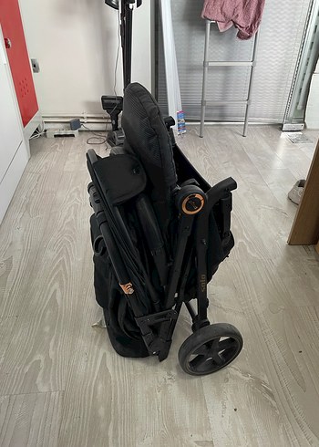 0 - 13 kg Beden Siyah Bebek Arabası, Katlanabilir ve Hafif ve temiz