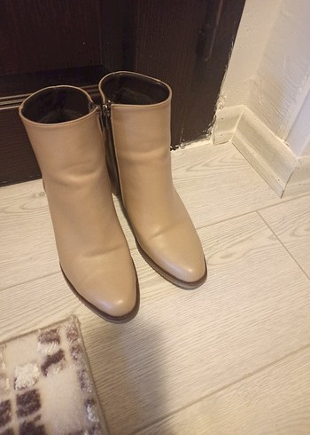 Bej Deri Kadın Topuklu Bot Mango Model - Görsel 3