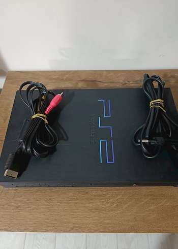 Beden Renk Sony PlayStation 2 Oyun Konsolu ve Kabloları
