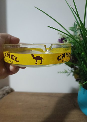Camel Sarı Cam Küllük
