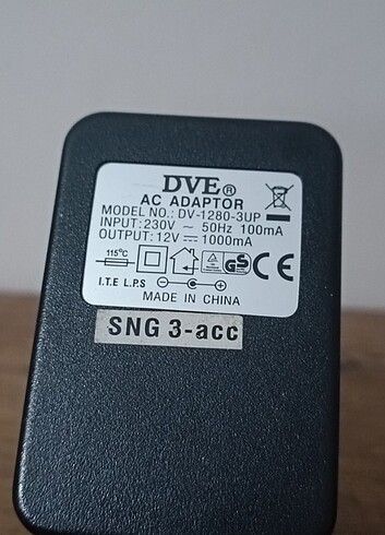 12 volt akülü araba şarj aleti adaptör 