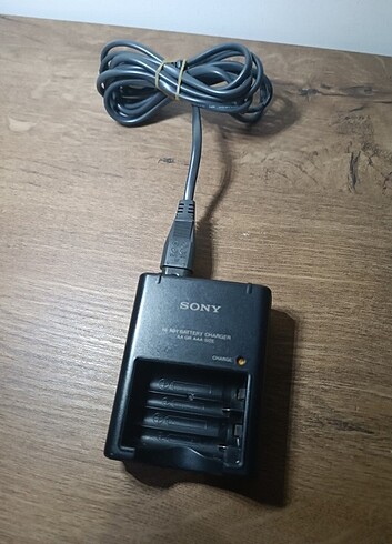 Sony şarj aleti 