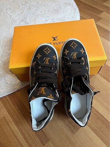 37 Beden louis vuitton sneaker