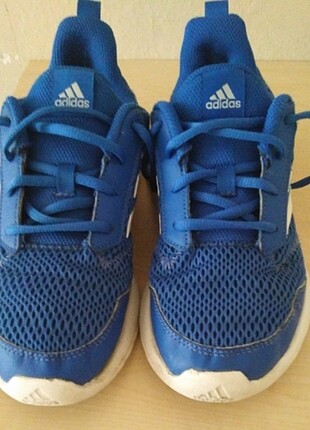 Adidas Hiçbir hasarı yok