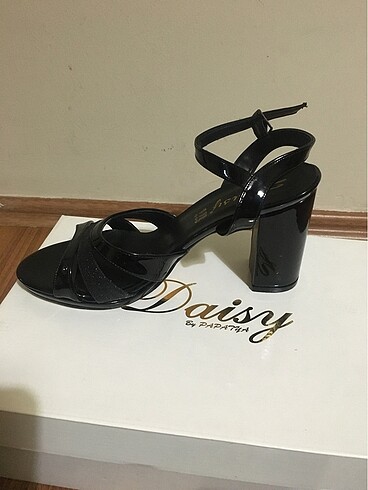 38 Beden Daisy bant geçişli topuklu ayakkabı