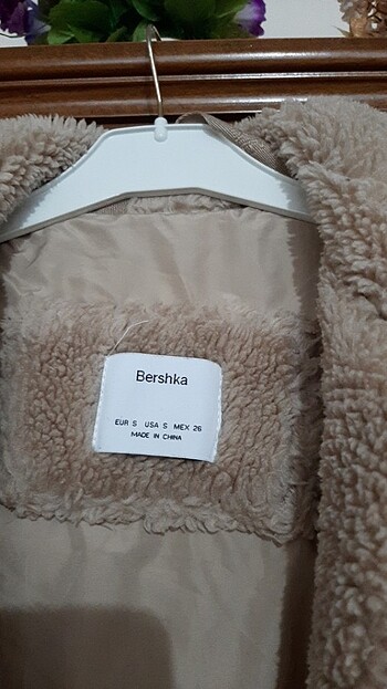 Bershka Montt