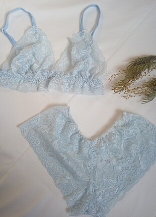 Bralet takım