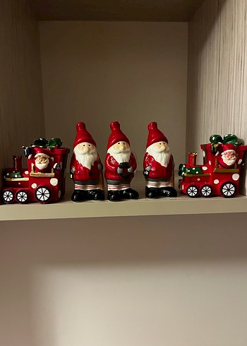 Beden Kırmızı Noel Temalı Figürin Seti
