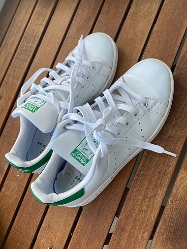Adidas spor ayakkabı beyaz