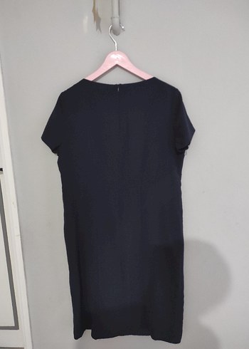 Nakışlı Lacivert V Yaka Midi Elbise - Görsel 4