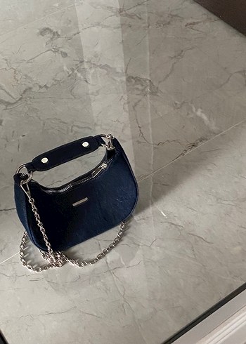 Bershka Zincir Detaylı Lacivert Kot Kadın Çanta