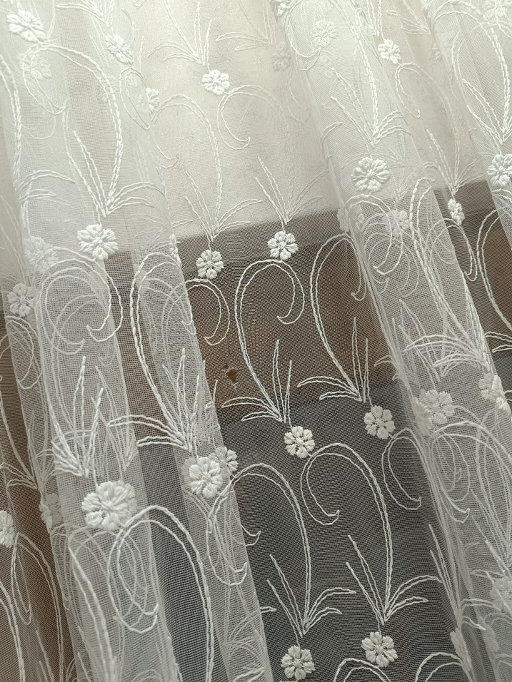 iki tane İşlemeli Beyaz Perde Taç marka - Görsel 2