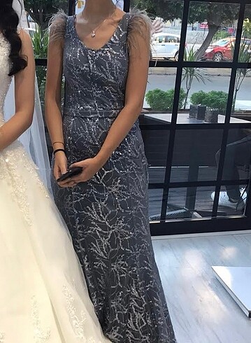 Nişan elbisesi