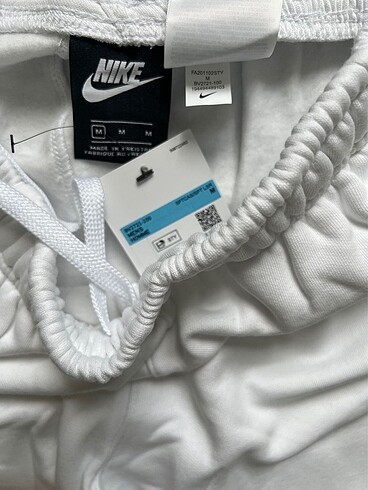 m Beden beyaz Renk Nike swoosh şort