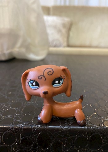 Kahverengi Küçük Köpek Figürü