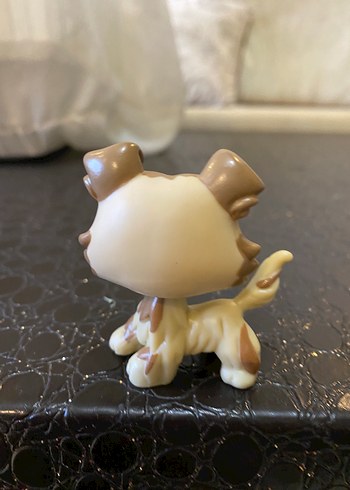 Bej Pastel Renkli Köpek Figürü