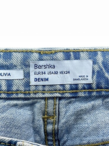 34 Beden mavi Renk Bershka Jean / Kot %70 İndirimli.