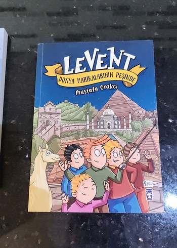 Levent: Dünya Harikalarının Peşinde - Mustafa Orakcı