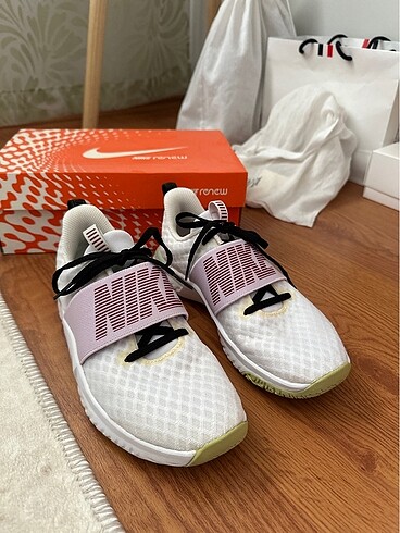 36 Beden Nike Renew spor ayakkabı