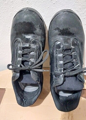 Siyah Spor Ayakkabı.
