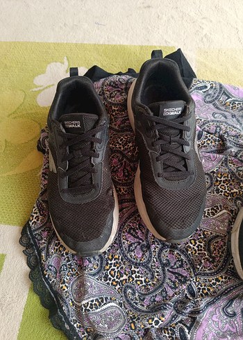 Skechers 38