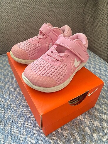 Pembe Nike Ayakkabi