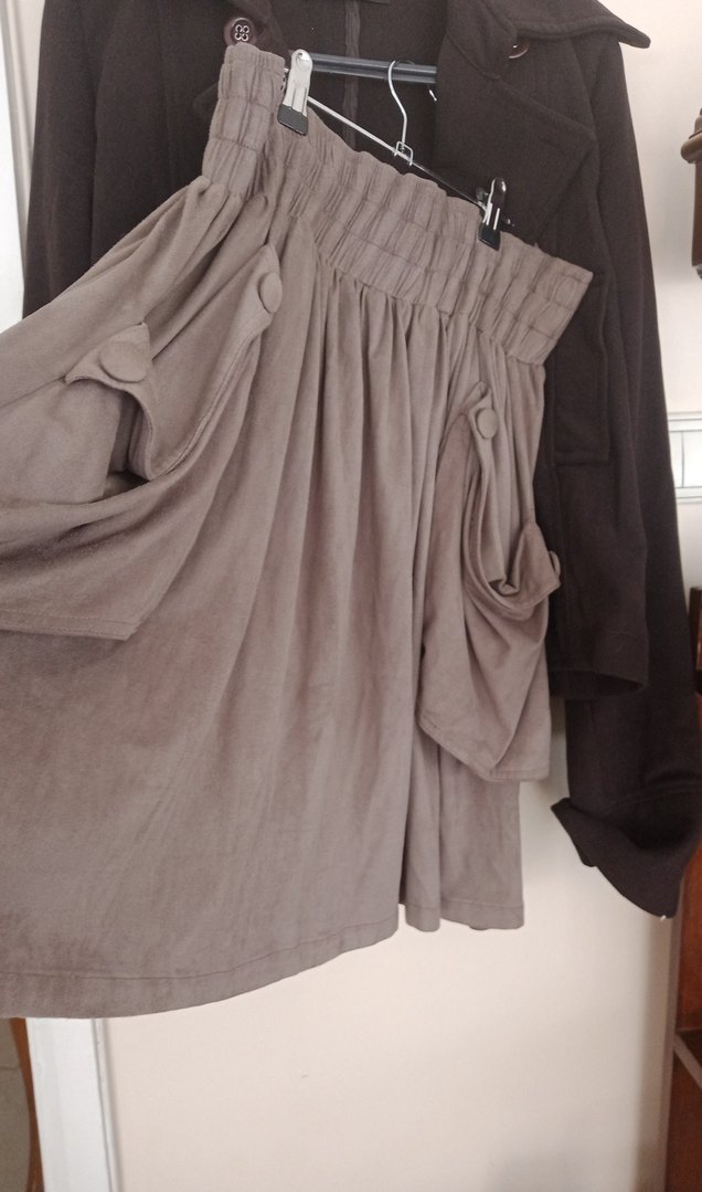 Drapeli  vizon-kahve tonu Süet. etek ile kruvaze ceket kombini - Görsel 3