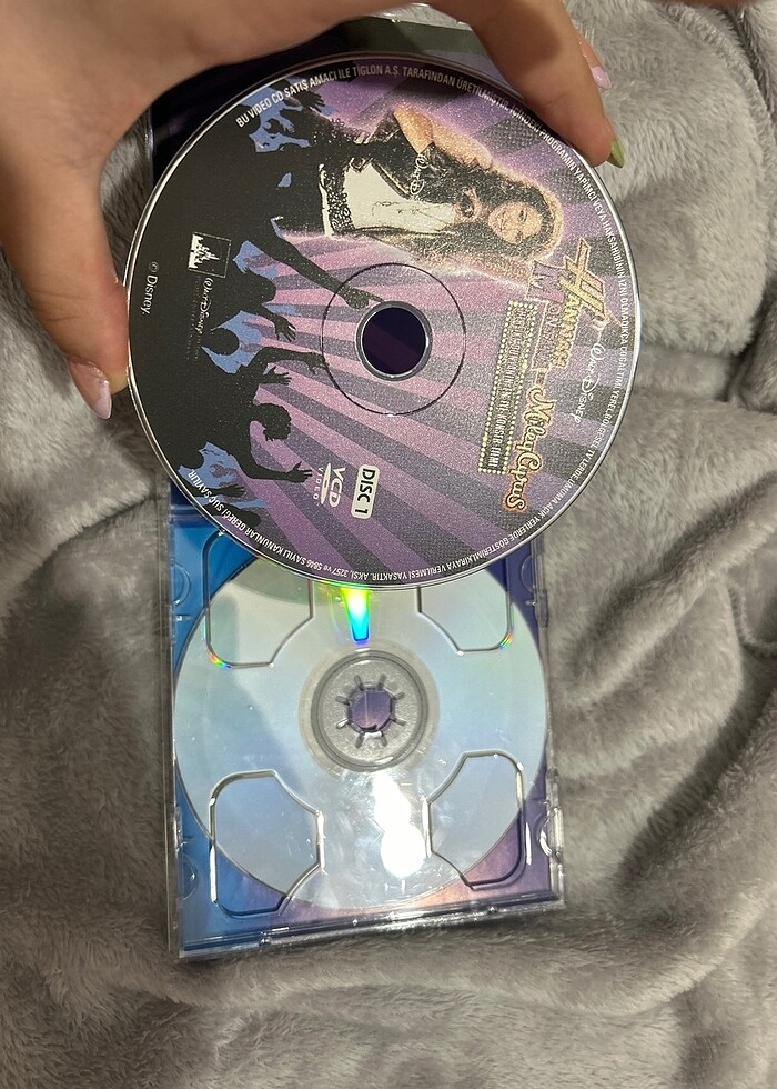 Hannah Montana Miley Cyrus Her İki Dünyanın En iyi Konser Filmi  - Görsel 2