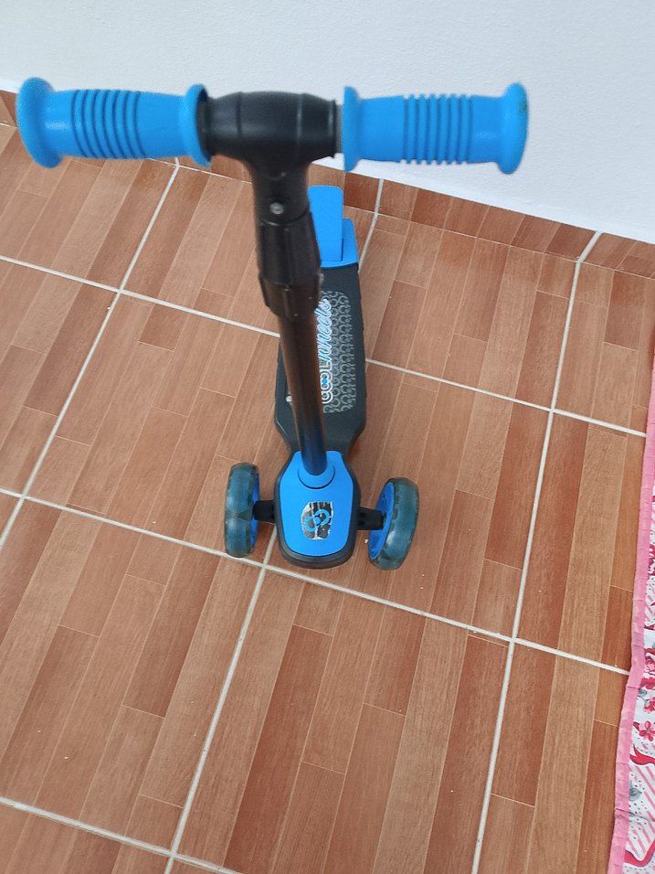Mavi Çocuk Scooter'ı - Görsel 2
