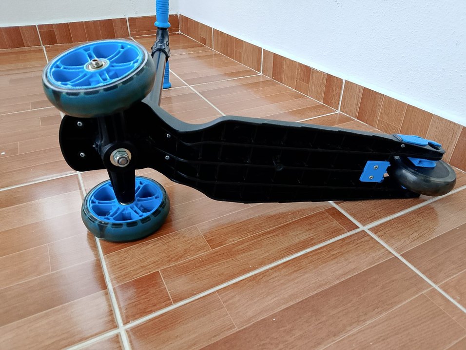 Mavi Çocuk Scooter'ı - Görsel 4
