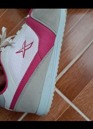 Spor ayakkabısı 