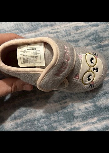 Gri Kız Çocuk Nakışlı Sıcak Ev Terliği - Görsel 2