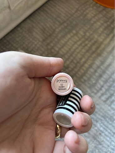 Flormar Pretty by flormar stick concealer 02 ivory